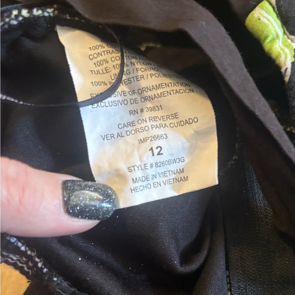 Stylish Girls Dress with Green and Black Pattern - Picture 3 of 4